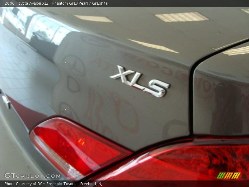 Phantom Gray Pearl / Graphite 2006 Toyota Avalon XLS