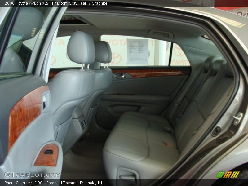 Phantom Gray Pearl / Graphite 2006 Toyota Avalon XLS