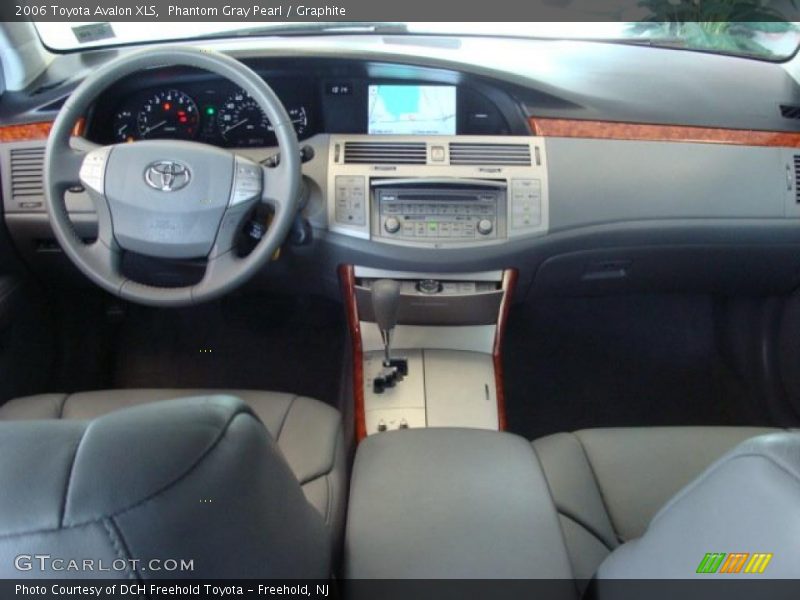 Phantom Gray Pearl / Graphite 2006 Toyota Avalon XLS