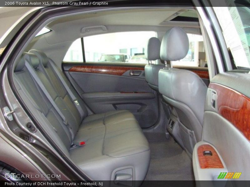 Phantom Gray Pearl / Graphite 2006 Toyota Avalon XLS