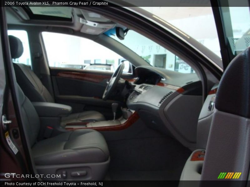 Phantom Gray Pearl / Graphite 2006 Toyota Avalon XLS