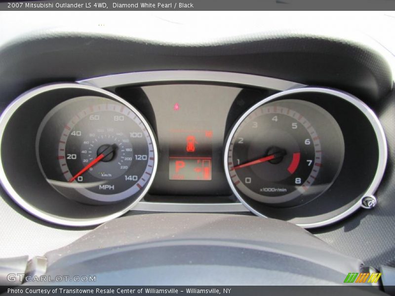 Diamond White Pearl / Black 2007 Mitsubishi Outlander LS 4WD