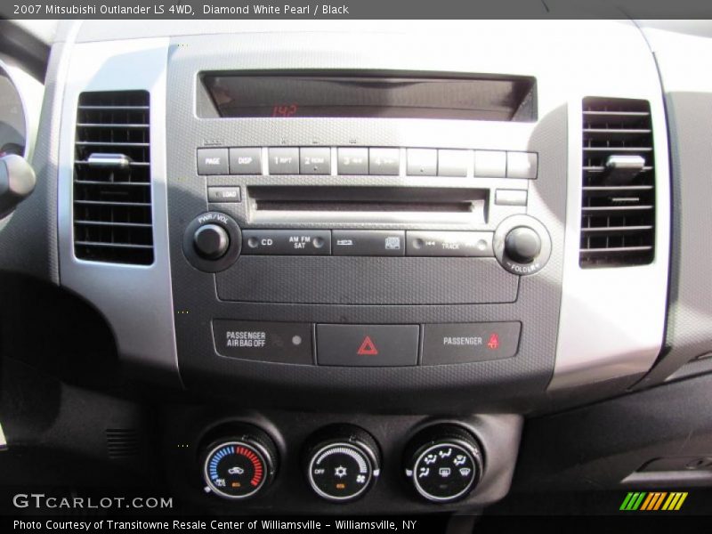 Diamond White Pearl / Black 2007 Mitsubishi Outlander LS 4WD