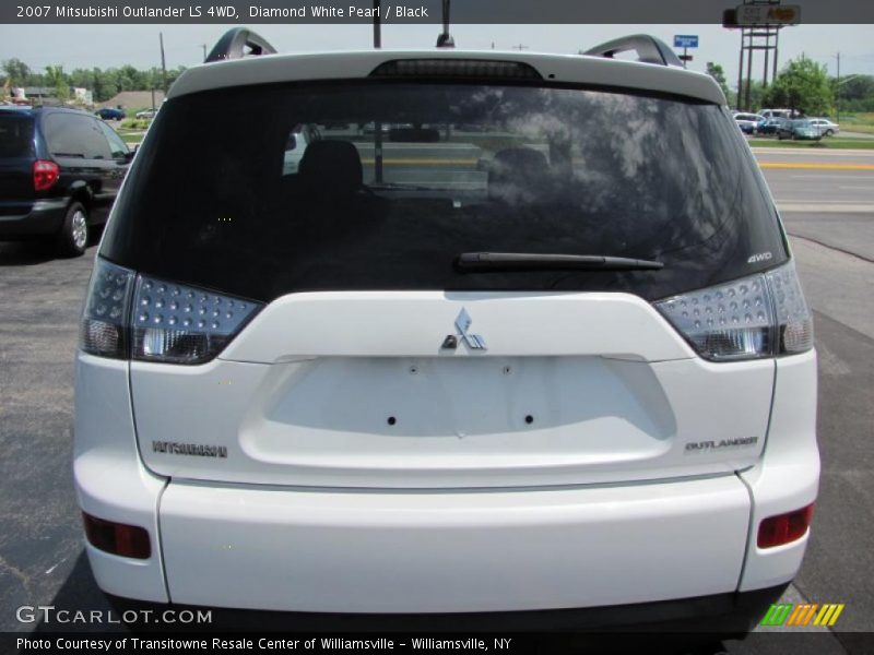 Diamond White Pearl / Black 2007 Mitsubishi Outlander LS 4WD