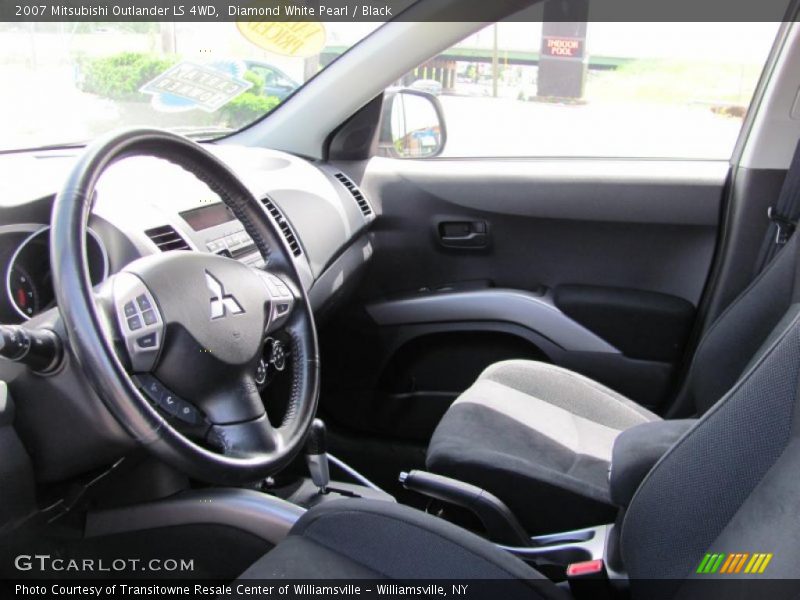 Diamond White Pearl / Black 2007 Mitsubishi Outlander LS 4WD