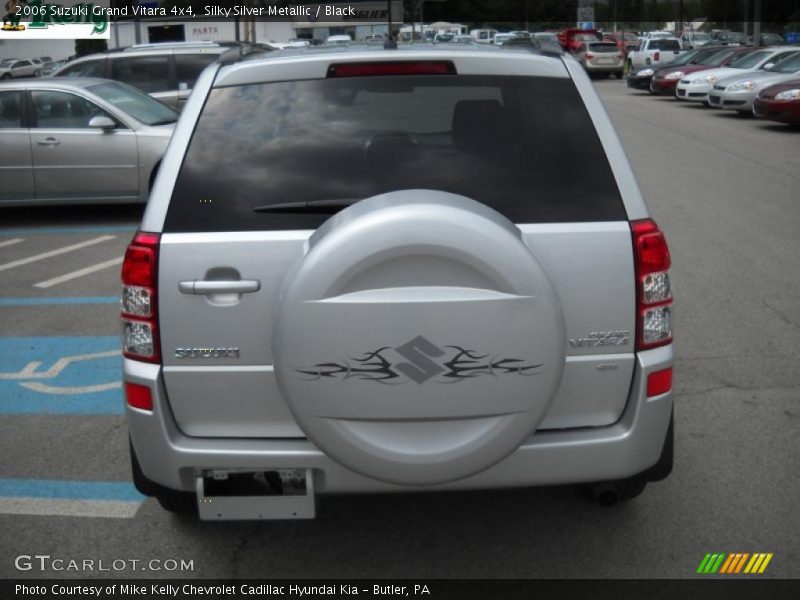 Silky Silver Metallic / Black 2006 Suzuki Grand Vitara 4x4