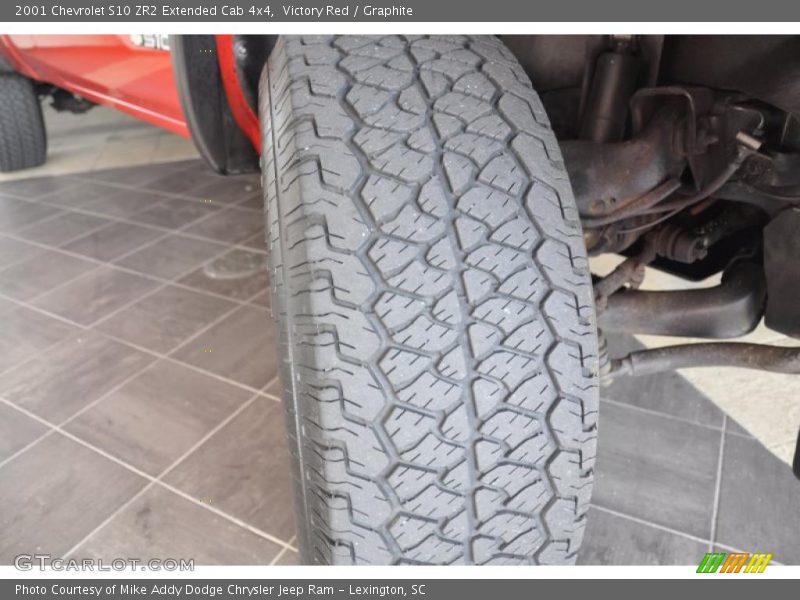 Victory Red / Graphite 2001 Chevrolet S10 ZR2 Extended Cab 4x4