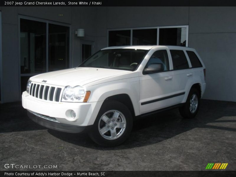 Stone White / Khaki 2007 Jeep Grand Cherokee Laredo