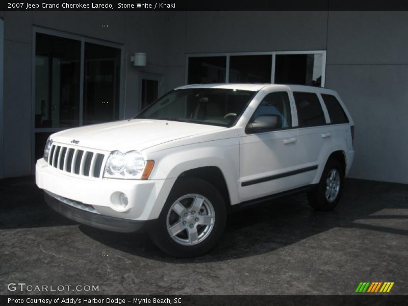 Stone White / Khaki 2007 Jeep Grand Cherokee Laredo