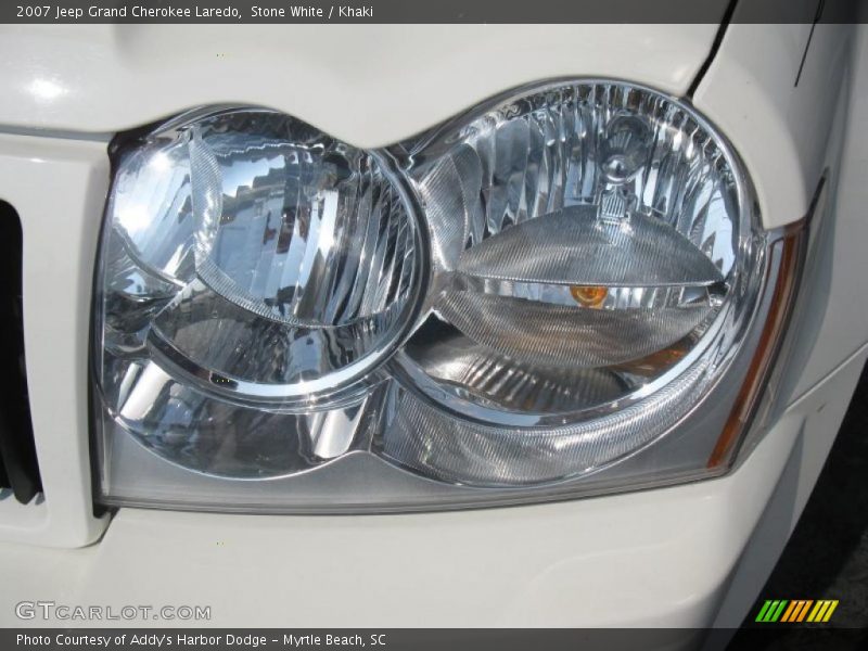 Stone White / Khaki 2007 Jeep Grand Cherokee Laredo