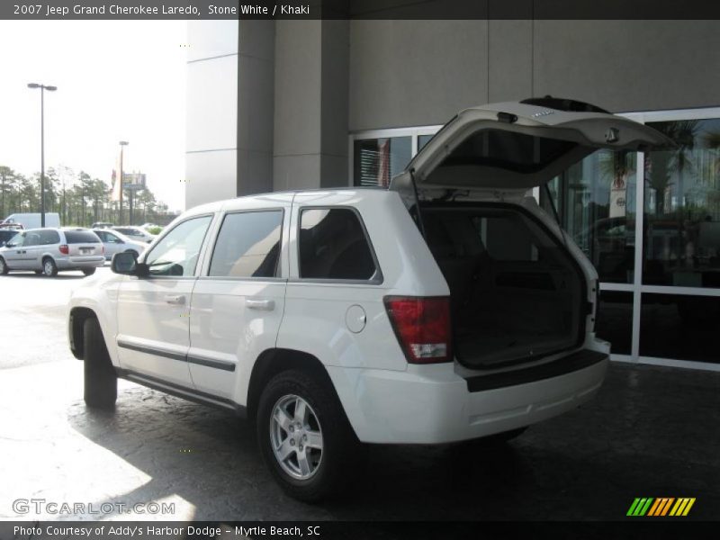 Stone White / Khaki 2007 Jeep Grand Cherokee Laredo