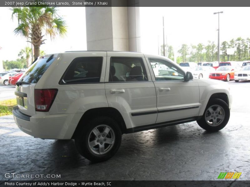 Stone White / Khaki 2007 Jeep Grand Cherokee Laredo