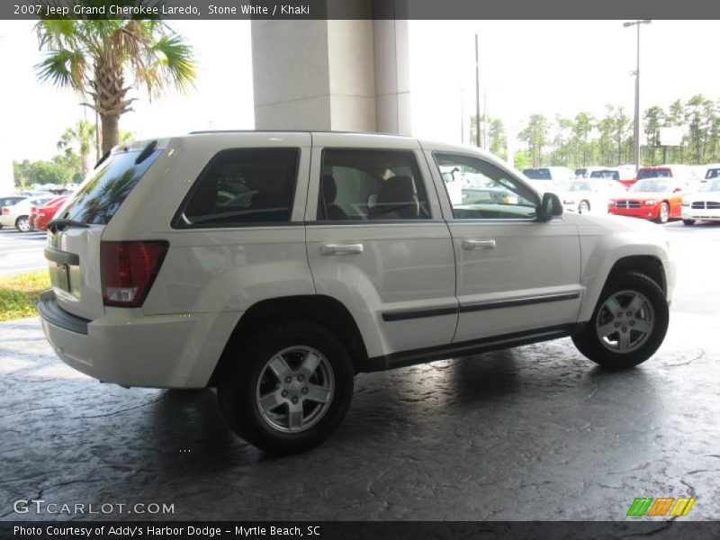 Stone White / Khaki 2007 Jeep Grand Cherokee Laredo