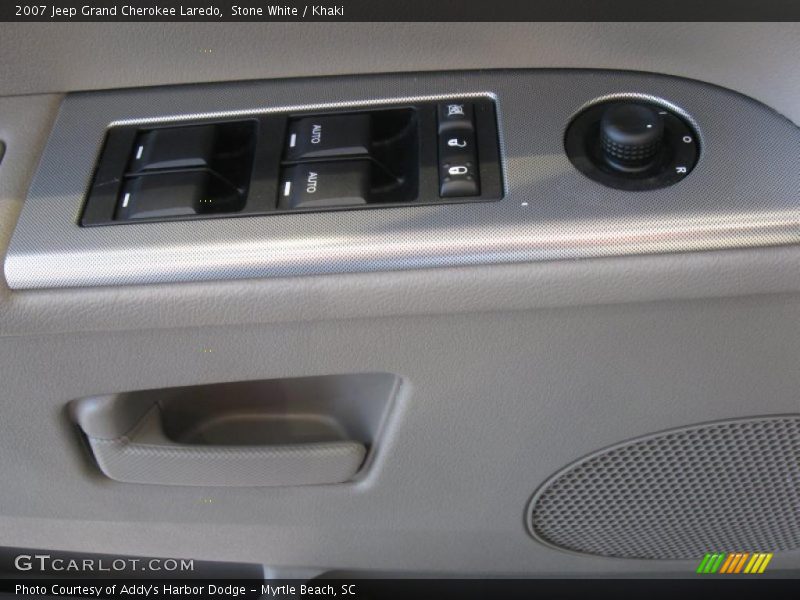 Stone White / Khaki 2007 Jeep Grand Cherokee Laredo