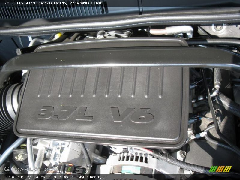 Stone White / Khaki 2007 Jeep Grand Cherokee Laredo