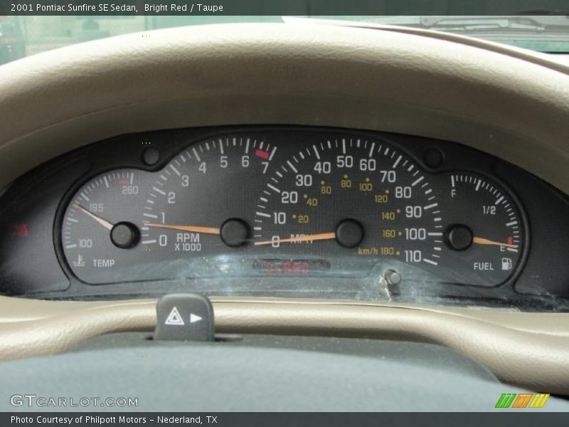 Bright Red / Taupe 2001 Pontiac Sunfire SE Sedan