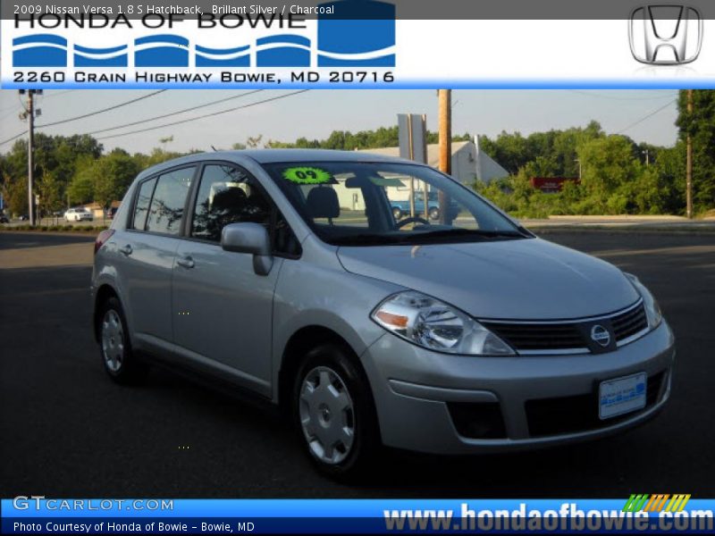 Brillant Silver / Charcoal 2009 Nissan Versa 1.8 S Hatchback