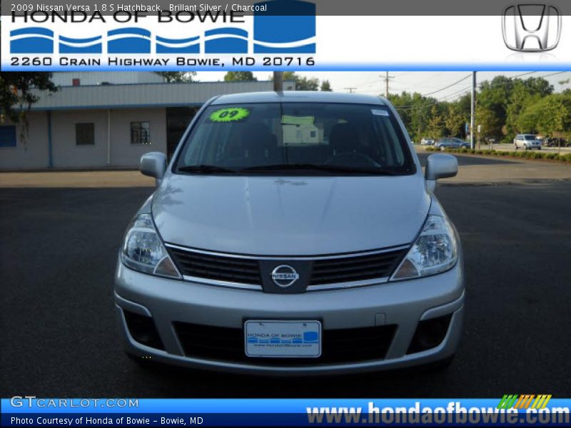 Brillant Silver / Charcoal 2009 Nissan Versa 1.8 S Hatchback