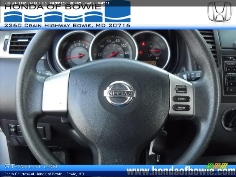 Brillant Silver / Charcoal 2009 Nissan Versa 1.8 S Hatchback