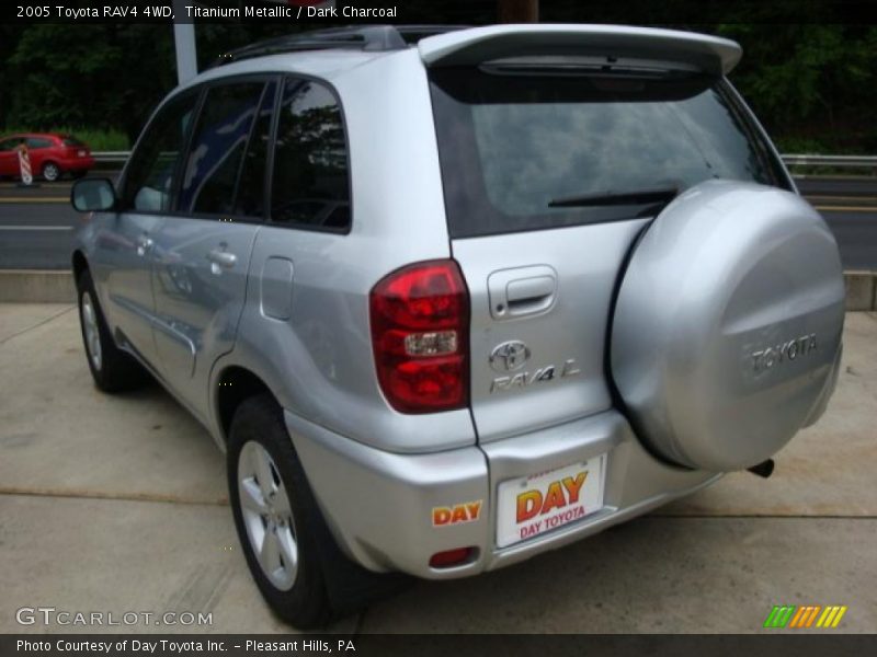 Titanium Metallic / Dark Charcoal 2005 Toyota RAV4 4WD