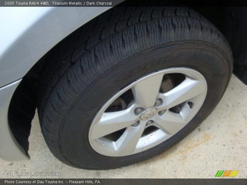 Titanium Metallic / Dark Charcoal 2005 Toyota RAV4 4WD