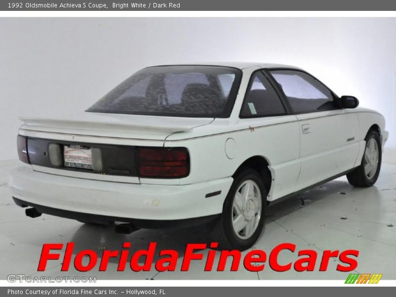 Bright White / Dark Red 1992 Oldsmobile Achieva S Coupe