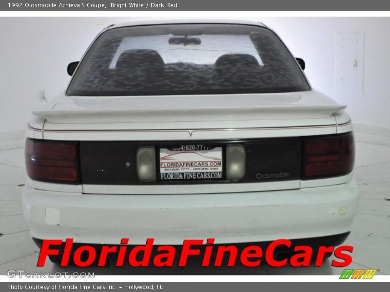 Bright White / Dark Red 1992 Oldsmobile Achieva S Coupe