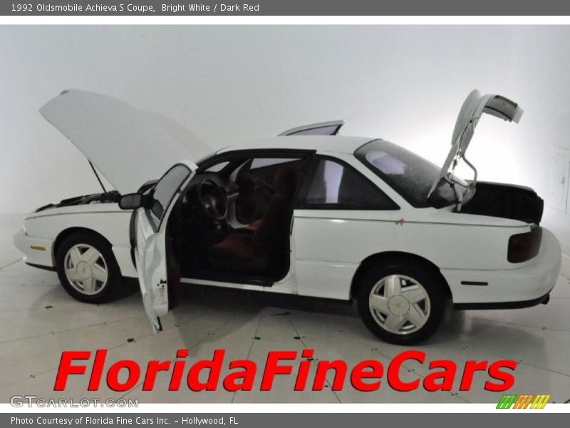 Bright White / Dark Red 1992 Oldsmobile Achieva S Coupe