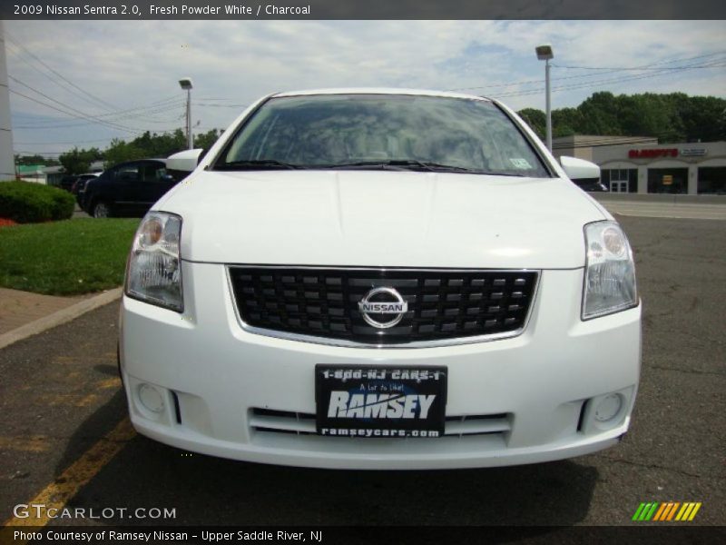 Fresh Powder White / Charcoal 2009 Nissan Sentra 2.0