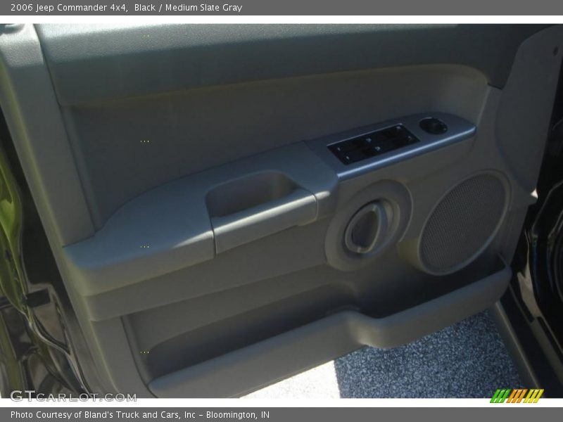 Black / Medium Slate Gray 2006 Jeep Commander 4x4