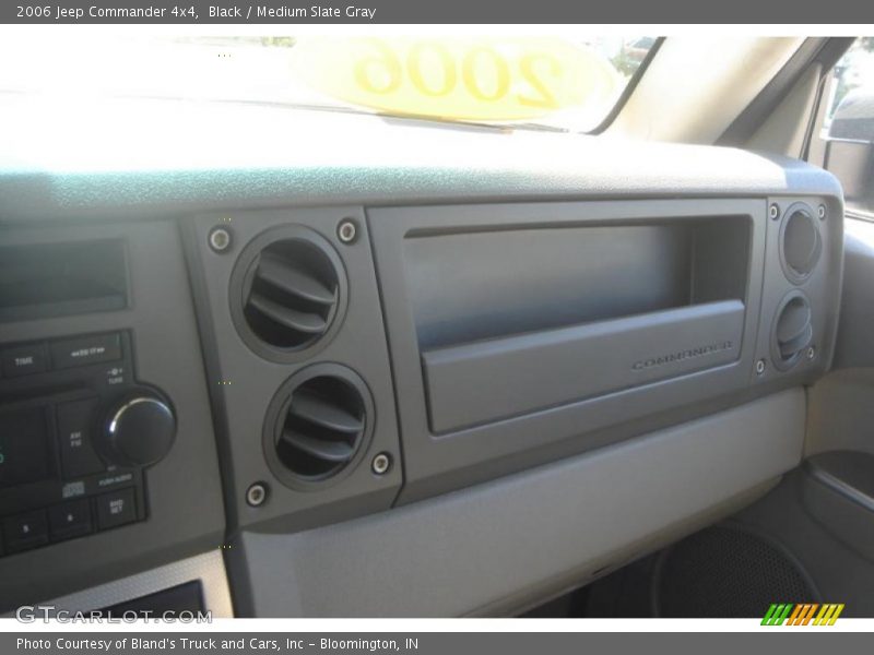 Black / Medium Slate Gray 2006 Jeep Commander 4x4