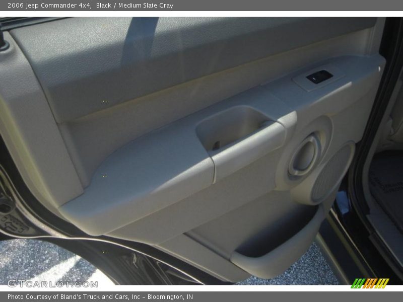 Black / Medium Slate Gray 2006 Jeep Commander 4x4