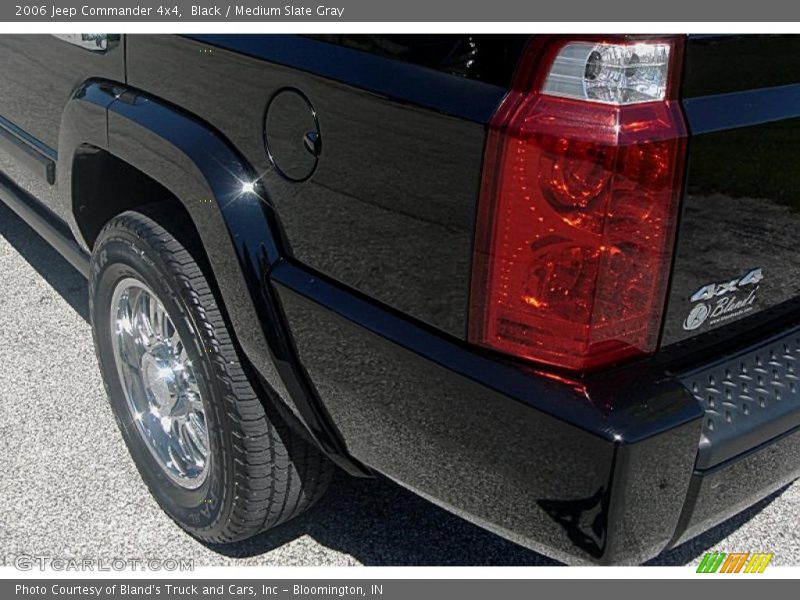 Black / Medium Slate Gray 2006 Jeep Commander 4x4
