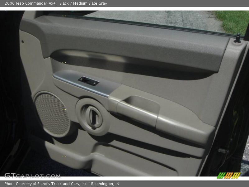 Black / Medium Slate Gray 2006 Jeep Commander 4x4