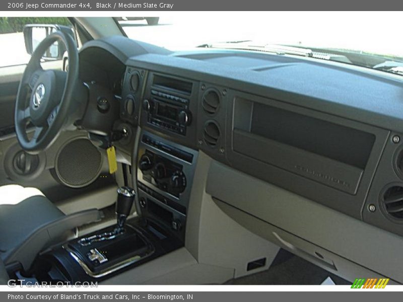 Black / Medium Slate Gray 2006 Jeep Commander 4x4