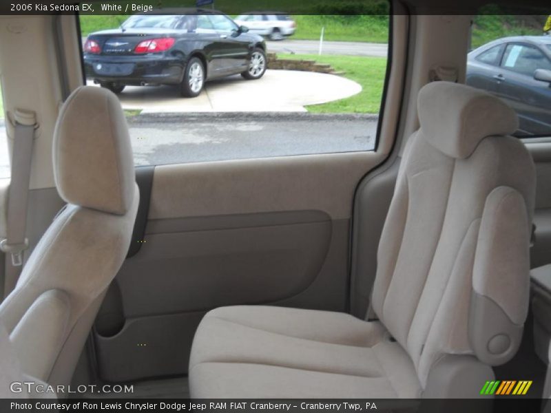 White / Beige 2006 Kia Sedona EX