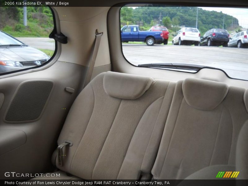 White / Beige 2006 Kia Sedona EX