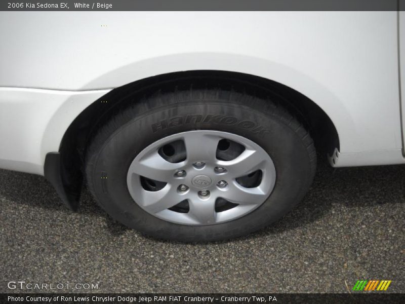 White / Beige 2006 Kia Sedona EX