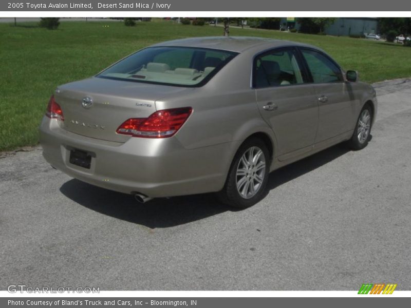 Desert Sand Mica / Ivory 2005 Toyota Avalon Limited