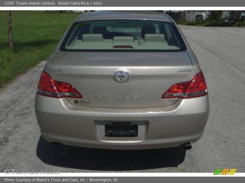 Desert Sand Mica / Ivory 2005 Toyota Avalon Limited