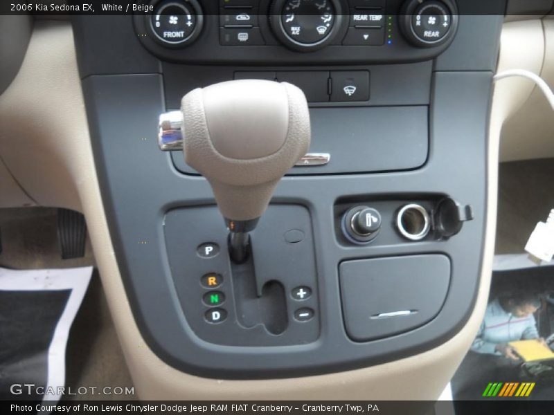 White / Beige 2006 Kia Sedona EX