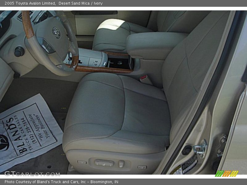 Desert Sand Mica / Ivory 2005 Toyota Avalon Limited