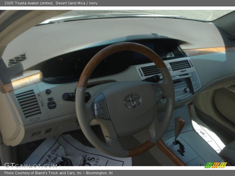 Desert Sand Mica / Ivory 2005 Toyota Avalon Limited