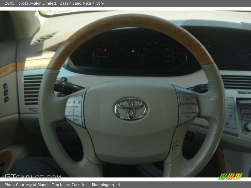 Desert Sand Mica / Ivory 2005 Toyota Avalon Limited