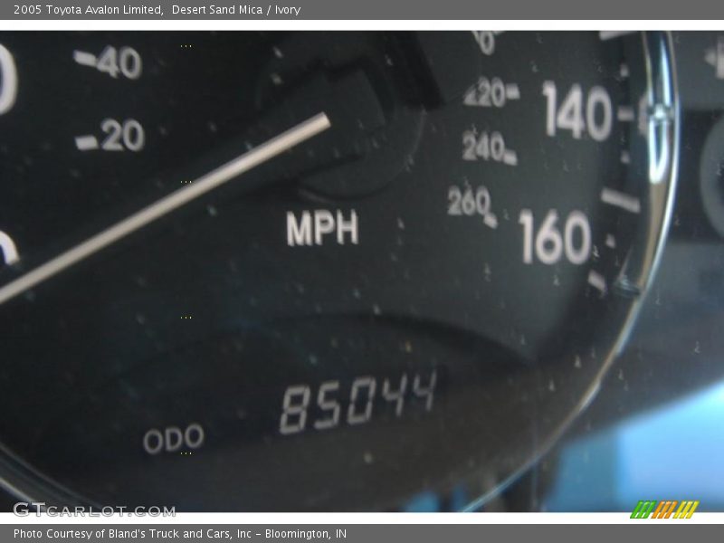 Desert Sand Mica / Ivory 2005 Toyota Avalon Limited