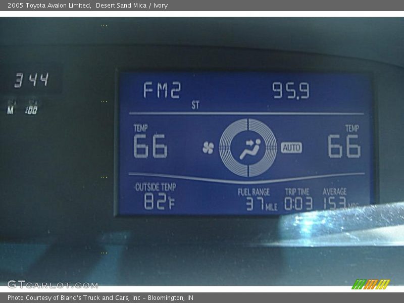 Desert Sand Mica / Ivory 2005 Toyota Avalon Limited