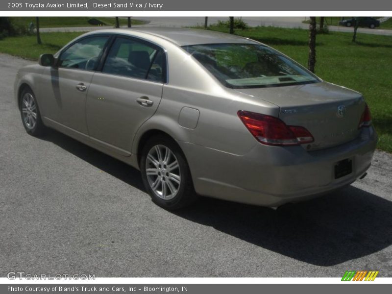 Desert Sand Mica / Ivory 2005 Toyota Avalon Limited