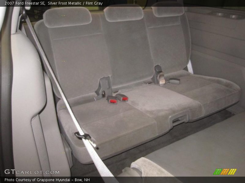 Silver Frost Metallic / Flint Gray 2007 Ford Freestar SE
