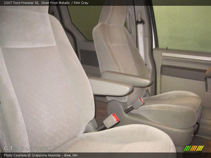 Silver Frost Metallic / Flint Gray 2007 Ford Freestar SE