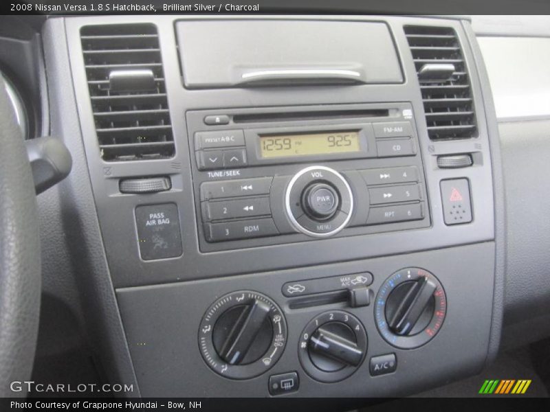 Brilliant Silver / Charcoal 2008 Nissan Versa 1.8 S Hatchback
